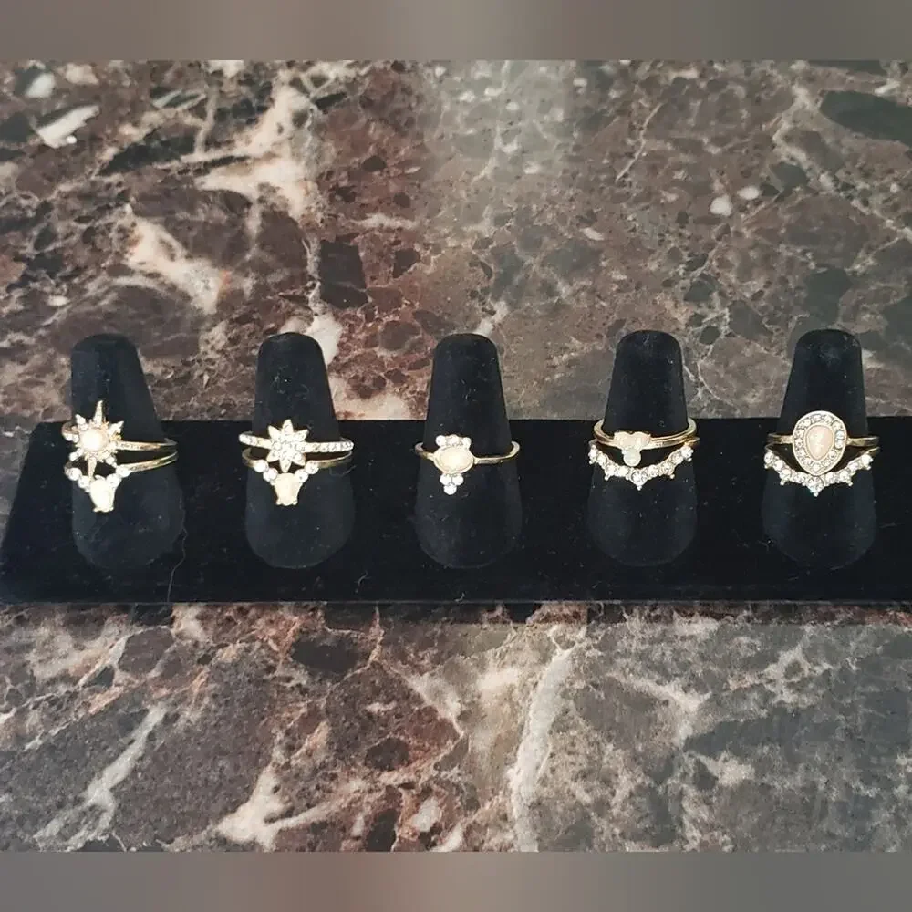 Boho bundle rings size 6-8‎
